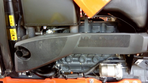 KUBOTA  L 4708 SP (4WD)  2 เพลา   สภาพใหม่สวยๆ   ชั่วโมงใช้   งานน้อย  สีเดิมทั้งคัน  พร้อมชุดใบมีดดันหน้า  ผาน4