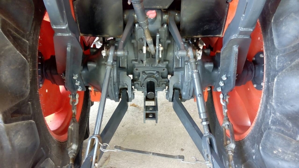 KUBOTA  L 4708 SP (4WD)  2 เพลา   สภาพใหม่สวยๆ   ชั่วโมงใช้   งานน้อย  สีเดิมทั้งคัน  พร้อมชุดใบมีดดันหน้า  ผาน4