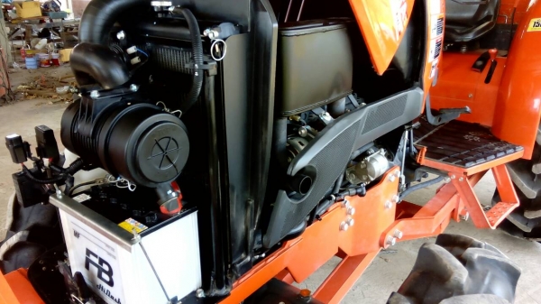 KUBOTA  L 4708 SP (4WD)  2 เพลา   สภาพใหม่สวยๆ   ชั่วโมงใช้   งานน้อย  สีเดิมทั้งคัน  พร้อมชุดใบมีดดันหน้า  ผาน4