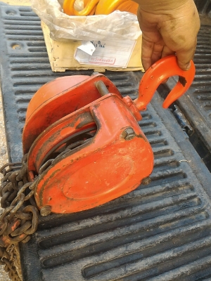 รอกโซ่ ตราข้าง จากญี่ปุ่น ขนาด 2 ตัน ตัวใหญ่ โซ่โต ใข้ยกของได้ดี