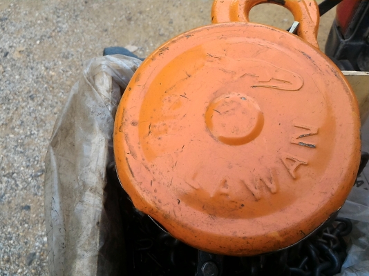 รอกโซ่ 3 ต้น ตรา จระเข้  สภาพค่อนข้างใหม่ ตัวค่อนข้างใหญ่ โซ่โต ใข้ยกของได้ดี