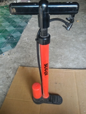 กระบอกเติมลม (สูบลม ) แบบเอนกประสงค์ จากญี่ปุ่น ใช้เติมลมจักรยาน มอเตอร์ไซคืได้หมด มีหม้อพักลม ทำใช้กดสูบง่ายเบาแรง