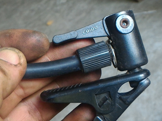 กระบอกเติมลม (สูบลม ) แบบเอนกประสงค์ จากญี่ปุ่น ใช้เติมลมจักรยาน มอเตอร์ไซคืได้หมด มีหม้อพักลม ทำใช้กดสูบง่ายเบาแรง