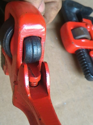 ประคอม้า ยี่ห้อ MCC ขนาด 300 มม. ของใหม่เก่าเก็บจากญี่ปุ่น มีข้อต่อสปริงขยับได้ตามภาพ