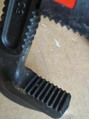 ประคอม้า ยี่ห้อ MCC ขนาด 300 มม. ของใหม่เก่าเก็บจากญี่ปุ่น มีข้อต่อสปริงขยับได้ตามภาพ