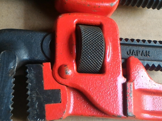 ประคอม้า ยี่ห้อ MCC ขนาด 300 มม. ของใหม่เก่าเก็บจากญี่ปุ่น มีข้อต่อสปริงขยับได้ตามภาพ