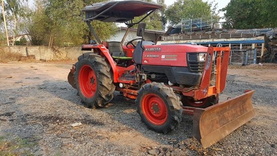 ขายรถไถแทรคเตอร์ คูโบต้า L4508 DIอุปกรณ์ ใบดันหน้า ผาน6เอกสารเมทะเบียนครบ พร้อมใช้งาน เฟืองท้ายดี