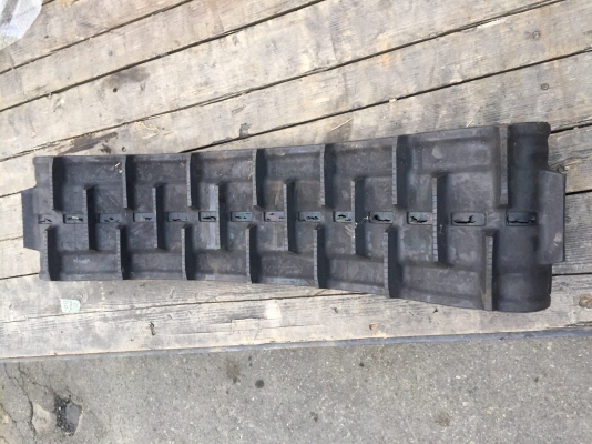 อะไหร่รถเกี่ยวข้าว แทรคยาง ฟันรถเกี่ยว อุปกรณ์ทุกชนิด