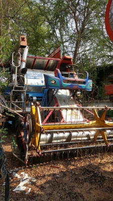 ขายรถเกี่ยวข้าว เครื่องอีซูซุ195เทอร์โบว์ ช่วงล่างแทรคเตอร์ ปั๊มไดกิ้น22 อุ้ม2ตัน ลูเลอร์8ลูก ลงทำงานทุกปี