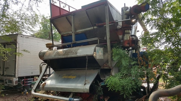 ขายรถเกี่ยวข้าว เครื่องอีซูซุ195เทอร์โบว์ ช่วงล่างแทรคเตอร์ ปั๊มไดกิ้น22 อุ้ม2ตัน ลูเลอร์8ลูก ลงทำงานทุกปี