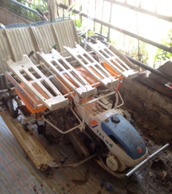 รถดำนา Iseki 4แถว ราคาถูกๆ 24000บาท