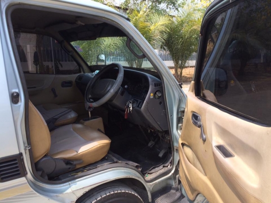 ฝากขายรถตู้โตโยต้าหัวจรวจปี2000 ราคาเร้าๆ 99,000 บาท