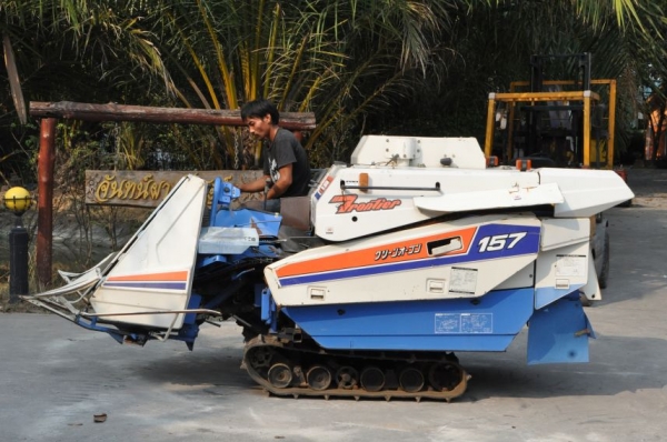 ขายรถเกี่ยว นวดข้าวISEKI FRONTIER157 ดีเซล3สูบ แรง สวยเดิมจากญี่ปุ่น 48,000เท่านั้น!!