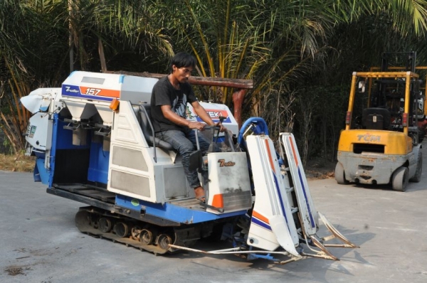 ขายรถเกี่ยว นวดข้าวISEKI FRONTIER157 ดีเซล3สูบ แรง สวยเดิมจากญี่ปุ่น 48,000เท่านั้น!!