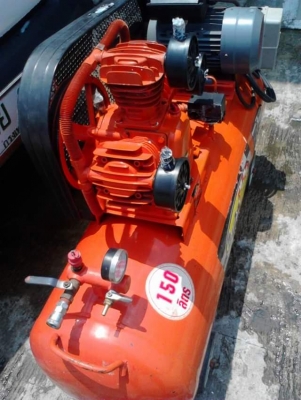 ขายปั้มท์ลมมือ2 AUTOMACสินค้ายกเลิกกิจการ สภาพสวยพร้อมใช้  ถัง150ลิตร ไฟ220V มอเตอร์2แรง ความยาวถัง140-150ซม. ของใหม่ราคา3หมื่นบวกๆ ตัวนี้ขายถูกๆ15000-฿ สีสันตามรูป  ขายถูกจัดไปด่วนๆคร้าบ   สนใจ0817915677 /ไลน์ tst3941