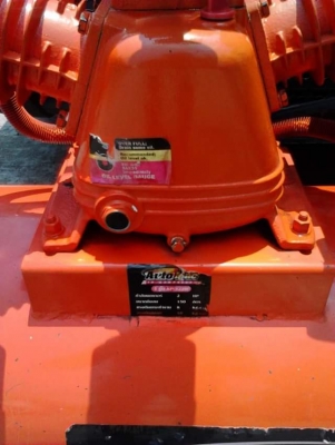 ขายปั้มท์ลมมือ2 AUTOMACสินค้ายกเลิกกิจการ สภาพสวยพร้อมใช้  ถัง150ลิตร ไฟ220V มอเตอร์2แรง ความยาวถัง140-150ซม. ของใหม่ราคา3หมื่นบวกๆ ตัวนี้ขายถูกๆ15000-฿ สีสันตามรูป  ขายถูกจัดไปด่วนๆคร้าบ   สนใจ0817915677 /ไลน์ tst3941