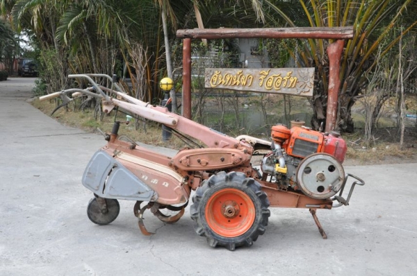 ขายรถพรวนดินKUBOTA แรงดี สภาพสวยเดิมจากญี่ปุ่น มีเกียร์ 16,000เท่านั้น