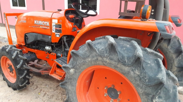 ขายรถไถคูโบต้าL4708ใบมีดผาลพรวนตราช้างพร้อมใช้ครับ