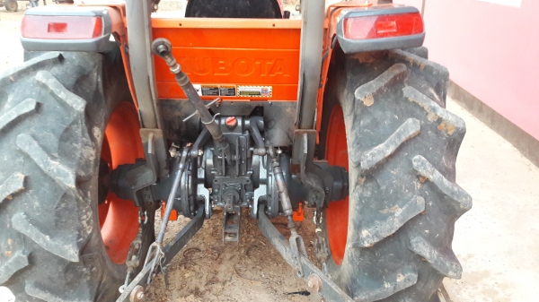ขายรถไถคูโบต้าL4708ใบมีดผาลพรวนตราช้างพร้อมใช้ครับ