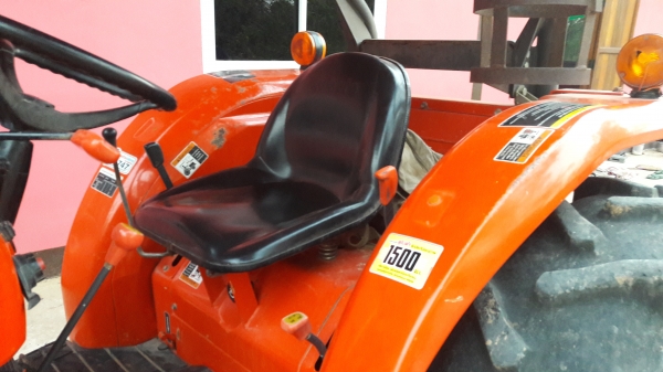 ขายรถไถคูโบต้าL4708ใบมีดผาลพรวนตราช้างพร้อมใช้ครับ