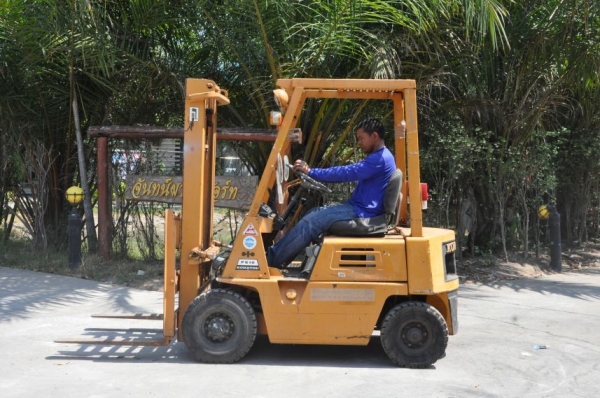 ลดกระหน่ำ!!ขายFORKLIFT KOMATSU FG10(1ตัน) สวยเดิมจากญี่ปุ่น ยังไม่เคยใช้ในไทย 65,000เท่านั้น!!