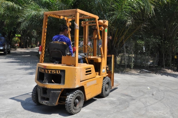 ลดกระหน่ำ!!ขายFORKLIFT KOMATSU FG10(1ตัน) สวยเดิมจากญี่ปุ่น ยังไม่เคยใช้ในไทย 65,000เท่านั้น!!