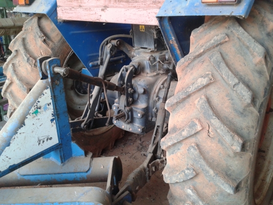 ขายฟอร์ด8210 สองเพลา อุปกรณ์2ชิ้น พร้อมใช้สุดๆ