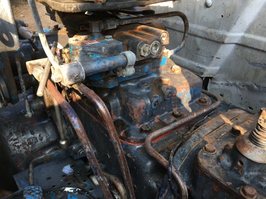 ฟอร์ด6610เสื้อลายไอดีโตหัวฉีดเตี้ย280000฿พร้อมทำสีให้ใหม่