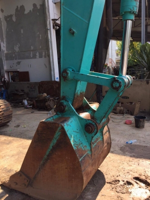 KOBELCO SK200-8 Super X (เจ้าของขายเอง) ซีเรียล 9,XXX 4,XXX ชั่วโมง รถปี 2013สภาพสวย เดิมทั้งคัน พร้อมใช้งาน เอกสาร INVOICE ราคา 2,690,000 บาท สนใจติดต่อ 0890854790 ด่วนค่ะ