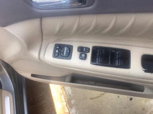 ขาย TOYOTA CAMRY 2.0 ปี 2005 รถบ้าน หน้าหลังเดิม เครื่องดี  ไม่เคยติดเเก๊ส  ช่วงล่างดี  สีเดิมๆไม่เคยทำ   เเอร์เย็น   ยางดี  ภาษีไม่ขาด  ภายในไม่โทรม   พร้อมใช้  เล่มพร้อม    สภาพนี้หายากคับ  0876835269