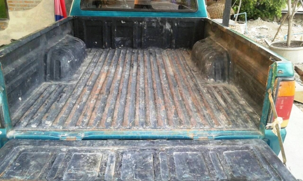 Mazda B2500 แค๊บ ปี 93 เครื่องมังกรดำ เครื่องดี คัทซีสวยตลอดเส้น ไม่พ่น ช่วงล่างดี รถขับขี่ดี พร้อมใช้ พวงมาลัยธรรมดา สีพอได้ มีริ้วรอยบ้างตามกาลเวลา เอกสารพร้อม ภาษีเต็ม