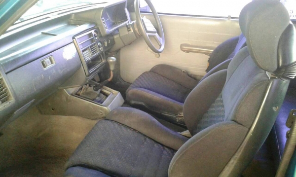 Mazda B2500 แค๊บ ปี 93 เครื่องมังกรดำ เครื่องดี คัทซีสวยตลอดเส้น ไม่พ่น ช่วงล่างดี รถขับขี่ดี พร้อมใช้ พวงมาลัยธรรมดา สีพอได้ มีริ้วรอยบ้างตามกาลเวลา เอกสารพร้อม ภาษีเต็ม