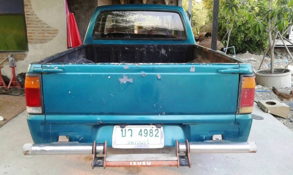 Mazda B2500 แค๊บ ปี 93 เครื่องมังกรดำ เครื่องดี คัทซีสวยตลอดเส้น ไม่พ่น ช่วงล่างดี รถขับขี่ดี พร้อมใช้ พวงมาลัยธรรมดา สีพอได้ มีริ้วรอยบ้างตามกาลเวลา เอกสารพร้อม ภาษีเต็ม