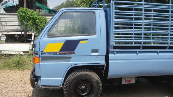 ISUZU NKR 4ล้อ ป้ายเล็กไม่ติดเวลา เครื่อง4JB1(88แรง)เครื่องดี คัสฃีสวย เล่มทะเบียนพร้อมโอน ราคาถูก