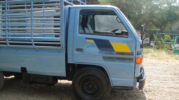 ISUZU NKR 4ล้อ ป้ายเล็กไม่ติดเวลา เครื่อง4JB1(88แรง)เครื่องดี คัสฃีสวย เล่มทะเบียนพร้อมโอน ราคาถูก