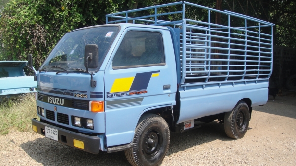 ISUZU NKR 4ล้อ ป้ายเล็กไม่ติดเวลา เครื่อง4JB1(88แรง)เครื่องดี คัสฃีสวย เล่มทะเบียนพร้อมโอน ราคาถูก