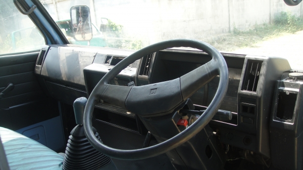 ISUZU NKR 4ล้อ ป้ายเล็กไม่ติดเวลา เครื่อง4JB1(88แรง)เครื่องดี คัสฃีสวย เล่มทะเบียนพร้อมโอน ราคาถูก