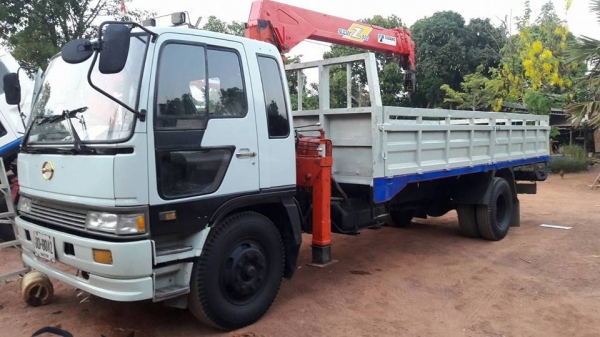 ขายรถ6ล้อ ติดเครน5ตัน ท้องวี 4ปลอก3ชัก ยาว7.20เมตร FF3H ปี38 รถสวยสภาพดี เอกสารพร้อมโอน สนใจโทร 090-8588220คุณนะ 093-3258446คุณบิว หรือเข้าดูสินค้าอื่นๆได้ที่ www.truck.in.th/498 หรือเพจFacebook ณรงค์ ซื้อขายรถมือสอง (เว็บไซต์ส่วนตัว) หรือFacebook คุณนะ ร