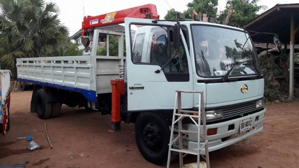 ขายรถ6ล้อ ติดเครน5ตัน ท้องวี 4ปลอก3ชัก ยาว7.20เมตร FF3H ปี38 รถสวยสภาพดี เอกสารพร้อมโอน สนใจโทร 090-8588220คุณนะ 093-3258446คุณบิว หรือเข้าดูสินค้าอื่นๆได้ที่ www.truck.in.th/498 หรือเพจFacebook ณรงค์ ซื้อขายรถมือสอง (เว็บไซต์ส่วนตัว) หรือFacebook คุณนะ ร