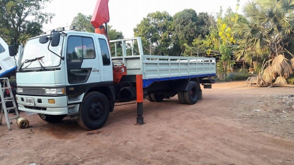 ขายรถ6ล้อ ติดเครน5ตัน ท้องวี 4ปลอก3ชัก ยาว7.20เมตร FF3H ปี38 รถสวยสภาพดี เอกสารพร้อมโอน สนใจโทร 090-8588220คุณนะ 093-3258446คุณบิว หรือเข้าดูสินค้าอื่นๆได้ที่ www.truck.in.th/498 หรือเพจFacebook ณรงค์ ซื้อขายรถมือสอง (เว็บไซต์ส่วนตัว) หรือFacebook คุณนะ ร