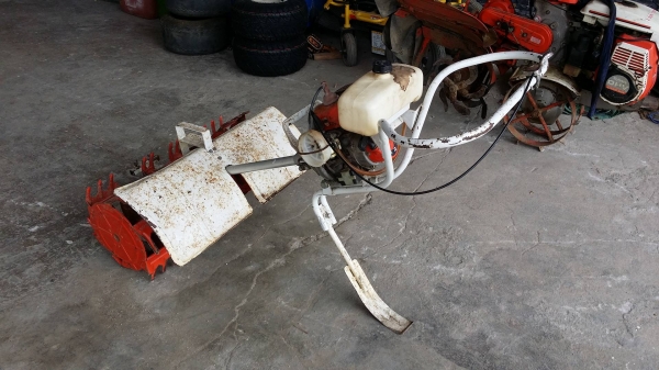 เครื่องกำจัดวัชพืชในร่องข้าว 3 แถว KIORITZ  เก่าญี่ปุ่น สภาพสวย เครื่องพร้อมใช้งาน