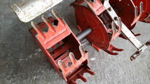 เครื่องกำจัดวัชพืชในร่องข้าว 3 แถว KIORITZ  เก่าญี่ปุ่น สภาพสวย เครื่องพร้อมใช้งาน