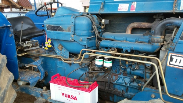 ขายรถไถฟร์อด 6610โฟร์วิลมีใบมีดกับ ผานบุกเบิก ทะเบียนพร้อมราคา550,000บาท.  สนใจโทร....081-365-5997อำพร พาเจริญ รถอยู่วังบัว อ. คลองขลุง จ. กำแพงเพชร