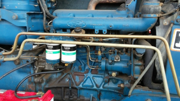 ขายรถไถฟร์อด 6610โฟร์วิลมีใบมีดกับ ผานบุกเบิก ทะเบียนพร้อมราคา550,000บาท.  สนใจโทร....081-365-5997อำพร พาเจริญ รถอยู่วังบัว อ. คลองขลุง จ. กำแพงเพชร