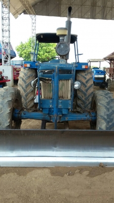 ขายรถไถฟร์อด 6610โฟร์วิลมีใบมีดกับ ผานบุกเบิก ทะเบียนพร้อมราคา550,000บาท.  สนใจโทร....081-365-5997อำพร พาเจริญ รถอยู่วังบัว อ. คลองขลุง จ. กำแพงเพชร