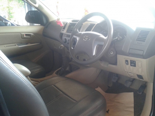 TOYOTA VIGO 2.5CHAMP เกียร์ธรรมดา ปี54 เล่มพร้อมโอน