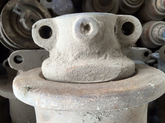 โรลเลอร์รถขุด KATO HD700 เก่าญี่ปุ่น ราคา 2,000 บาท โรลเลอร์รถขุด KATO HD700 เก่าญี่ปุ่น ราคา 2,000 บาท