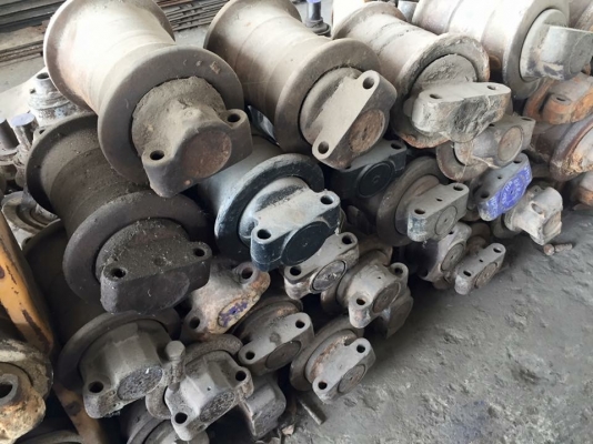 โรลเลอร์รถขุด KATO HD700 เก่าญี่ปุ่น ราคา 2,000 บาท