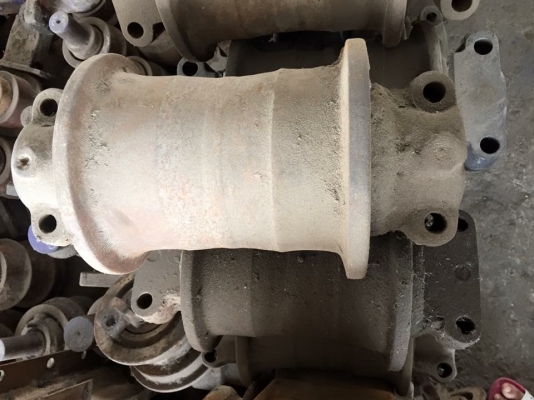 โรลเลอร์รถขุด KATO HD700 เก่าญี่ปุ่น ราคา 2,000 บาท โรลเลอร์รถขุด KATO HD700 เก่าญี่ปุ่น ราคา 2,000 บาท