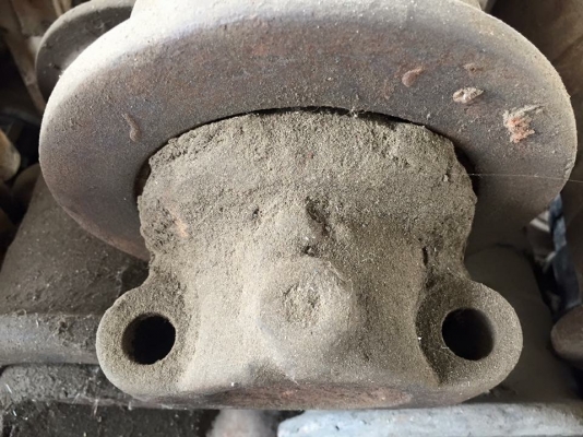 โรลเลอร์รถขุด KATO HD700 เก่าญี่ปุ่น ราคา 2,000 บาท โรลเลอร์รถขุด KATO HD700 เก่าญี่ปุ่น ราคา 2,000 บาท